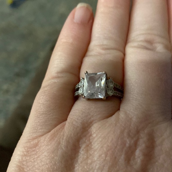 Jewelry - Sterling silver CZ ring with accents